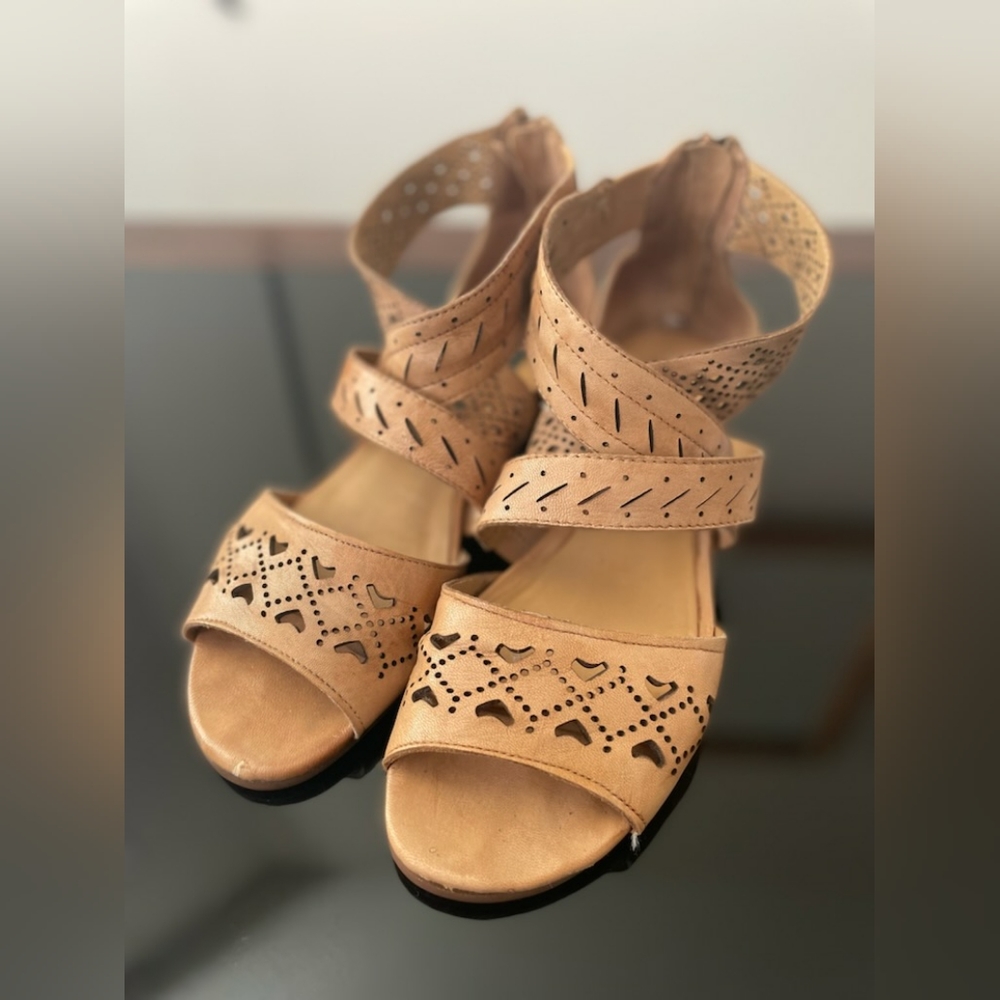Everybody by BZ.Moda size 8.5